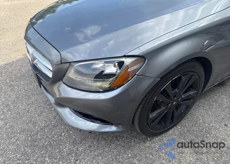 2017 Mercedes-Benz C 300 из США, поврежденный, VIN 55SWF4JB3HU212581